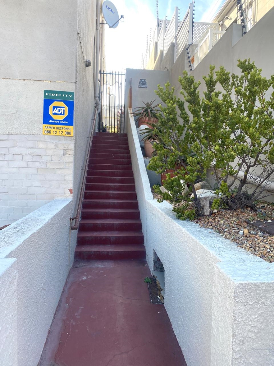 To Let 1 Bedroom Property for Rent in Fish Hoek Western Cape